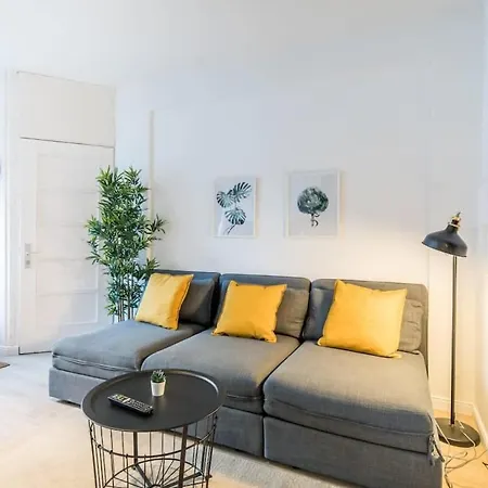 Cosy 2-Room Apartment In Urban Location-2